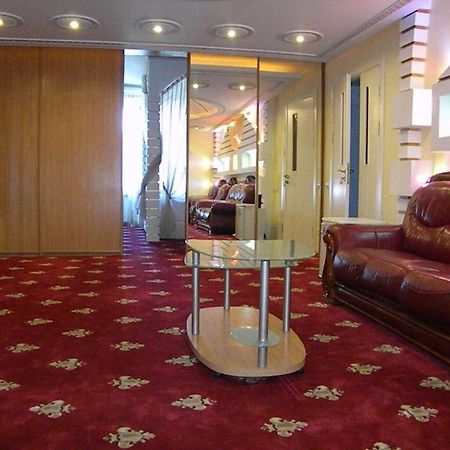 Gloria Mini-Hotel Chisinau Ngoại thất bức ảnh