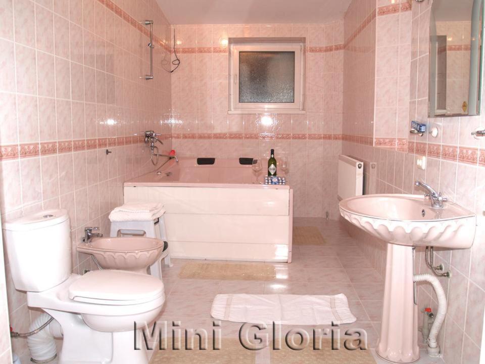 Gloria Mini-Hotel Chisinau Ngoại thất bức ảnh