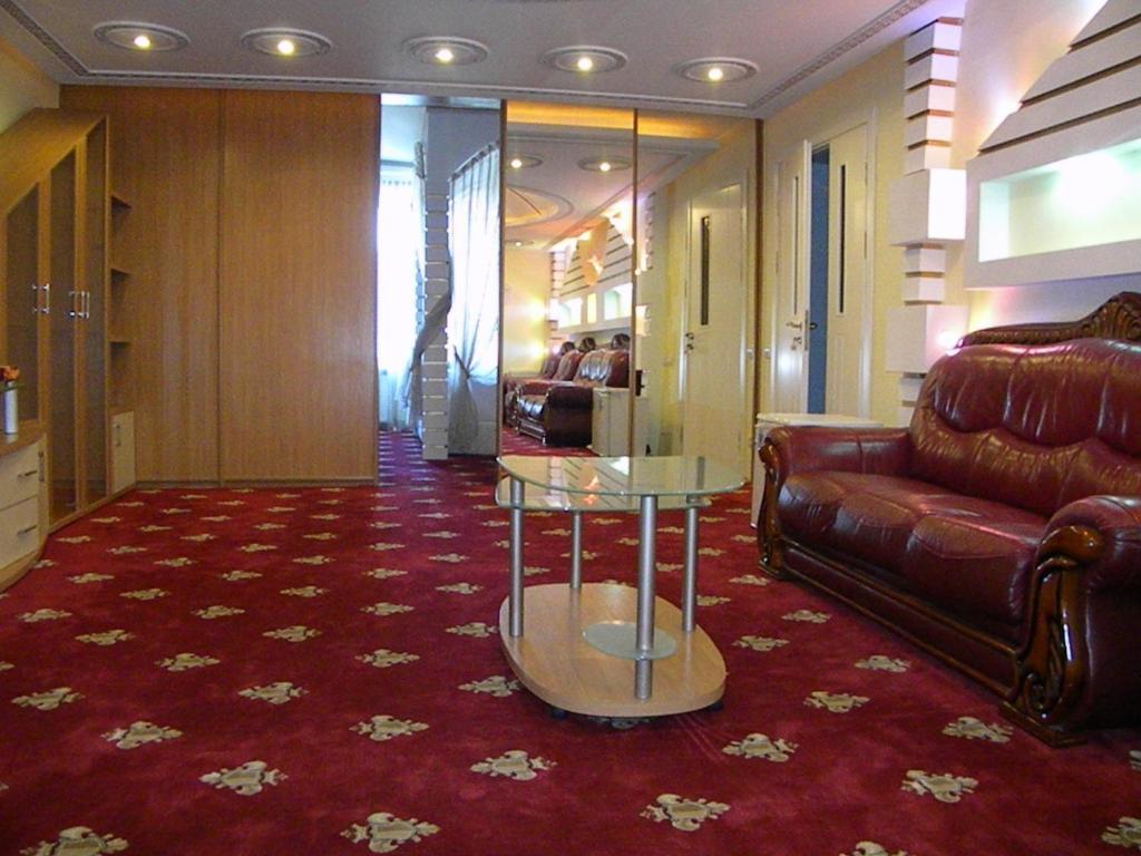Gloria Mini-Hotel Chisinau Ngoại thất bức ảnh