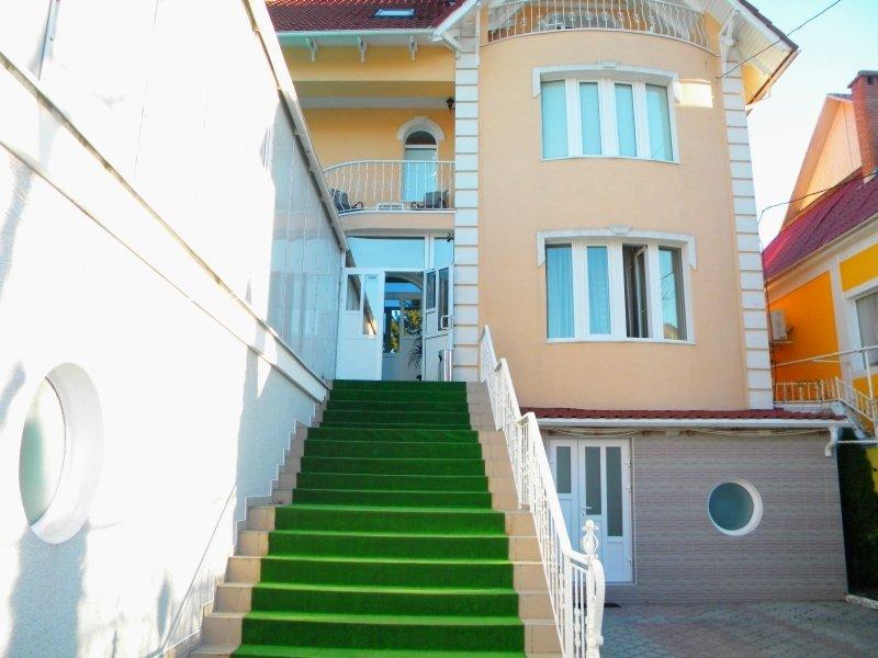 Gloria Mini-Hotel Chisinau Ngoại thất bức ảnh
